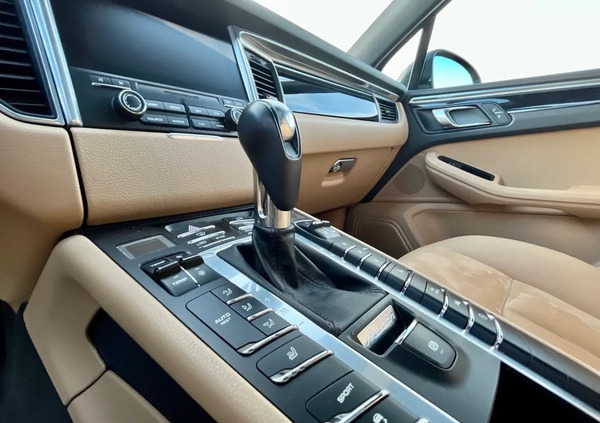 Porsche Macan cena 157800 przebieg: 114000, rok produkcji 2016 z Niemodlin małe 704